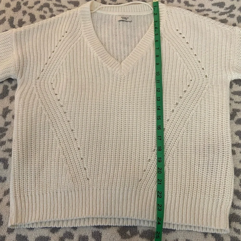 ASOS CHUNKY V-NECK WHITE SWEATER SIZE SMALL - Picture 8 of 9